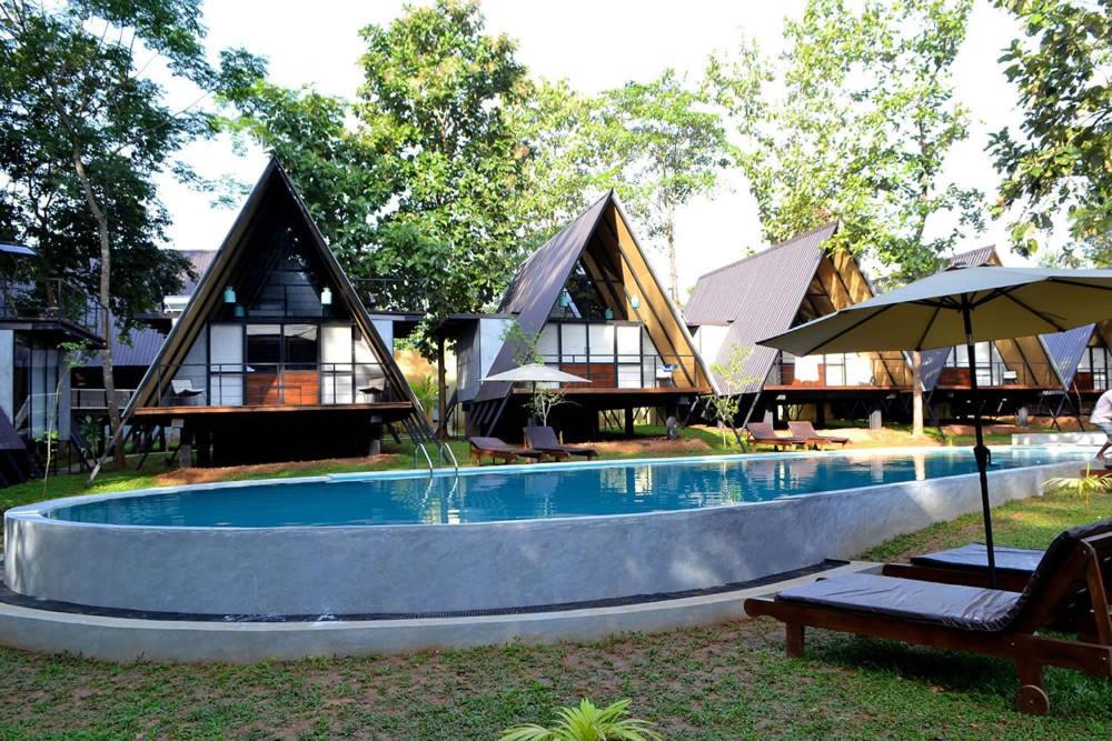 Kottawatta River Bank Resort Удавалаве Экстерьер фото